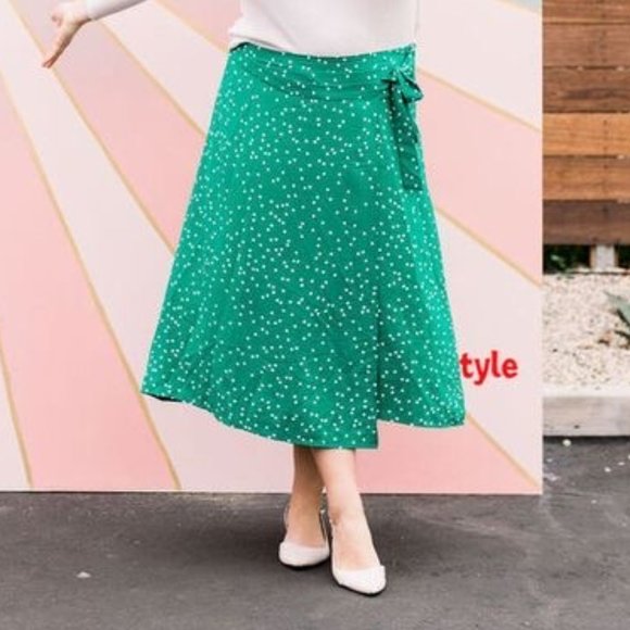 Katie Sturino x Stitch Fix Dresses & Skirts - Katie Sturino Stitch Fix Tobin Wrap Skirt Green White Polka Dot Plus Size 2X
